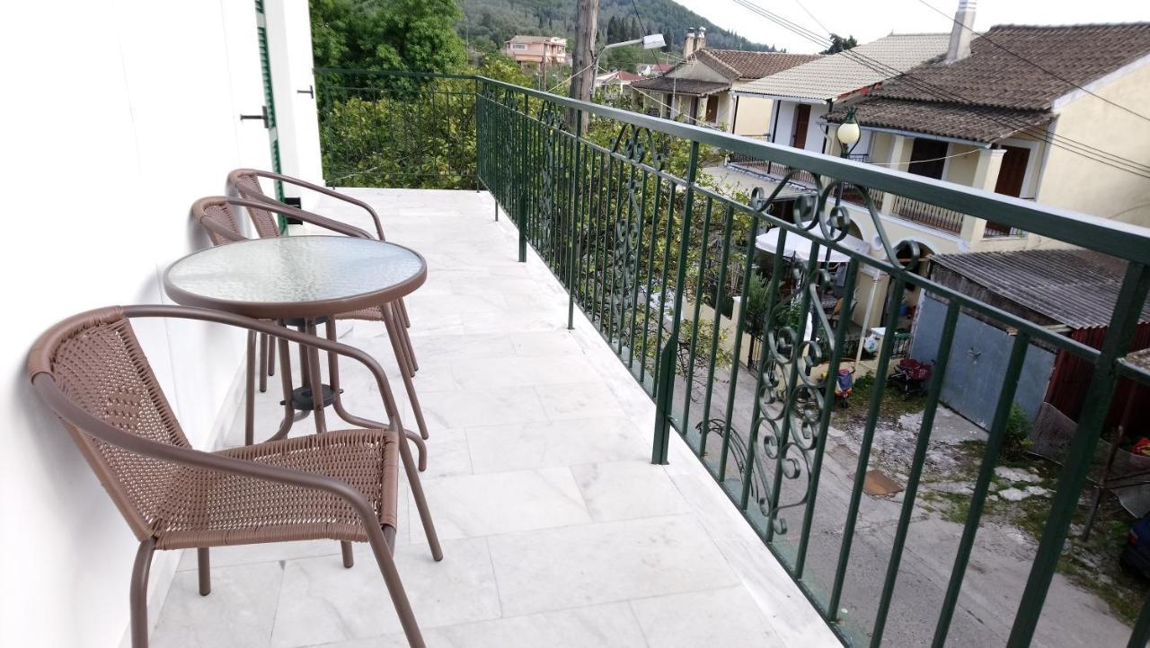 Vacation House In Stroggili Agios Ioannis Peristeron  ภายนอก รูปภาพ