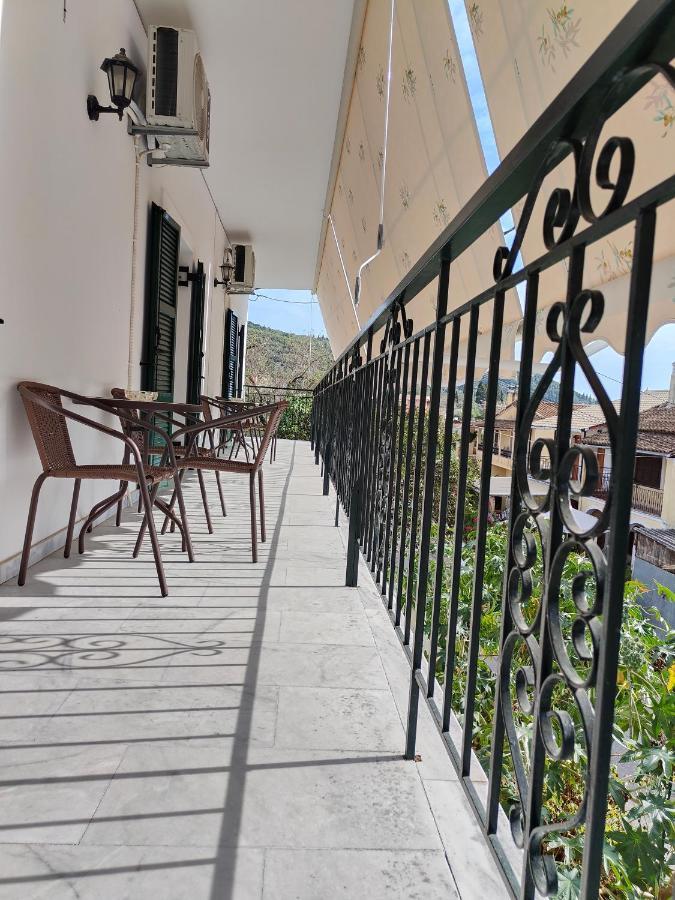 Vacation House In Stroggili Agios Ioannis Peristeron  ภายนอก รูปภาพ